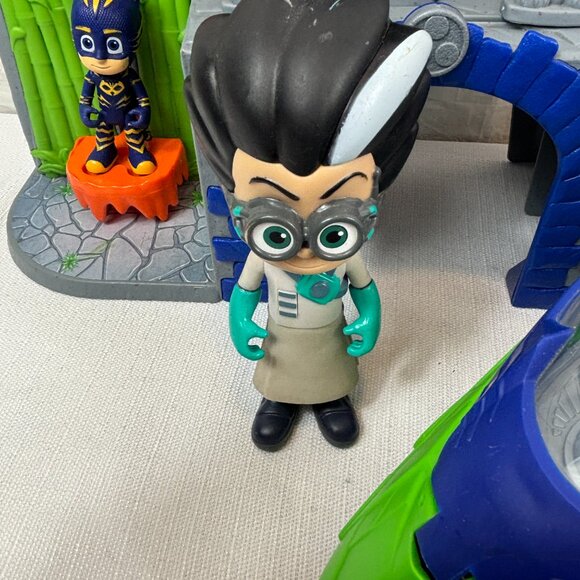 PJ Masks Mystery Mountain Seeker Play Set Car Figure Lot - Picture 6 of 13